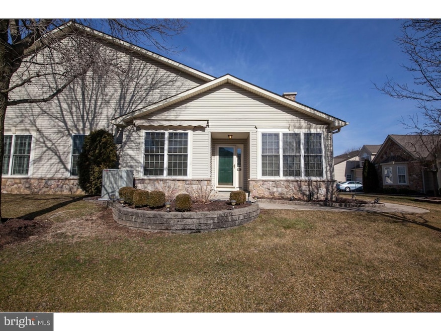 619 Bellflower Rd unit V256, Langhorne, PA 19047 - photo 1