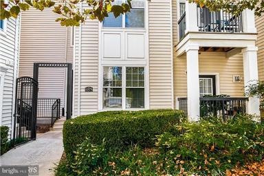 11319 Aristotle Dr unit 3-109, Fairfax, VA 22030 - photo 1