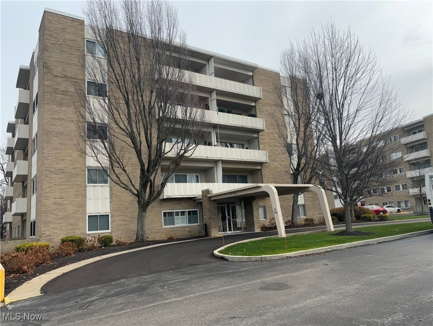 2089 Wooster Rd, Rocky River, OH 44116 - photo 1