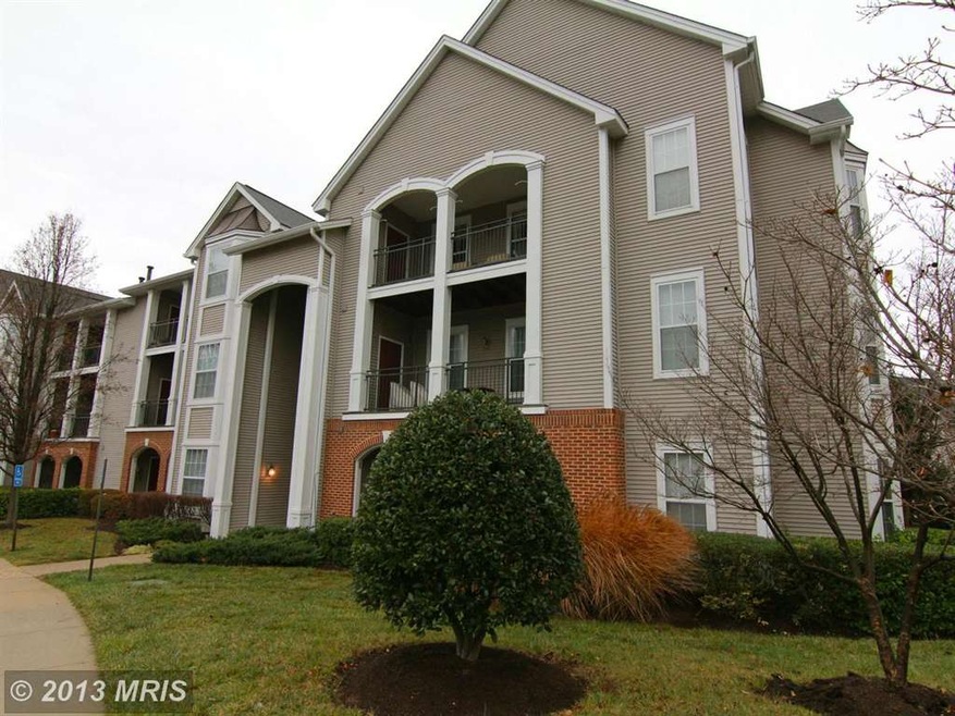 46608 Drysdale Terrace unit 102, Sterling, VA 20165 - photo 1