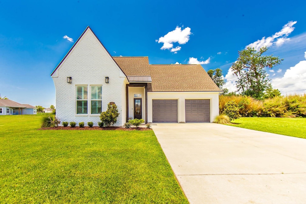 127 Lyndale Ct, Houma, LA 70364 - photo 1