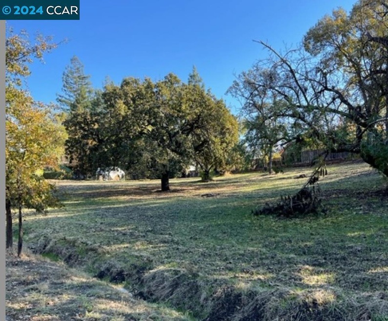 Sold $2,150,000 • Co-Listing Agent