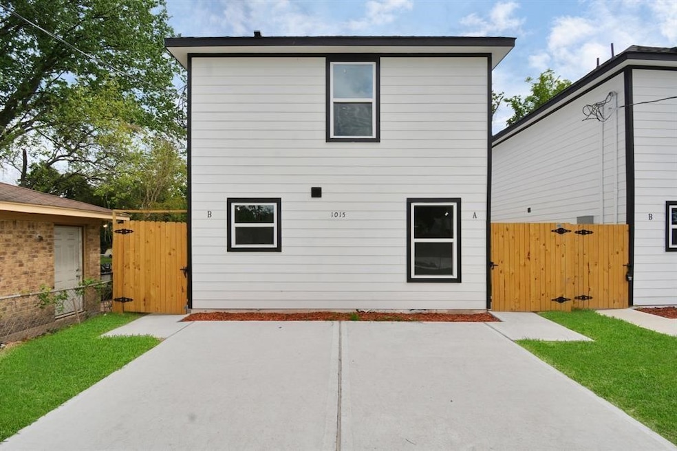 6313 Sandra St unit B, Houston, TX 77028 - photo 1