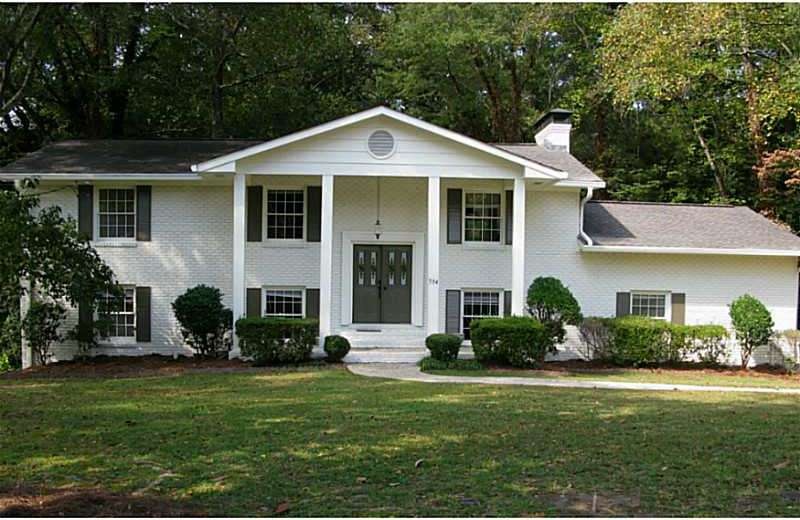Exterior Front. 4BR, 3 BA 4 sides brick home, fres