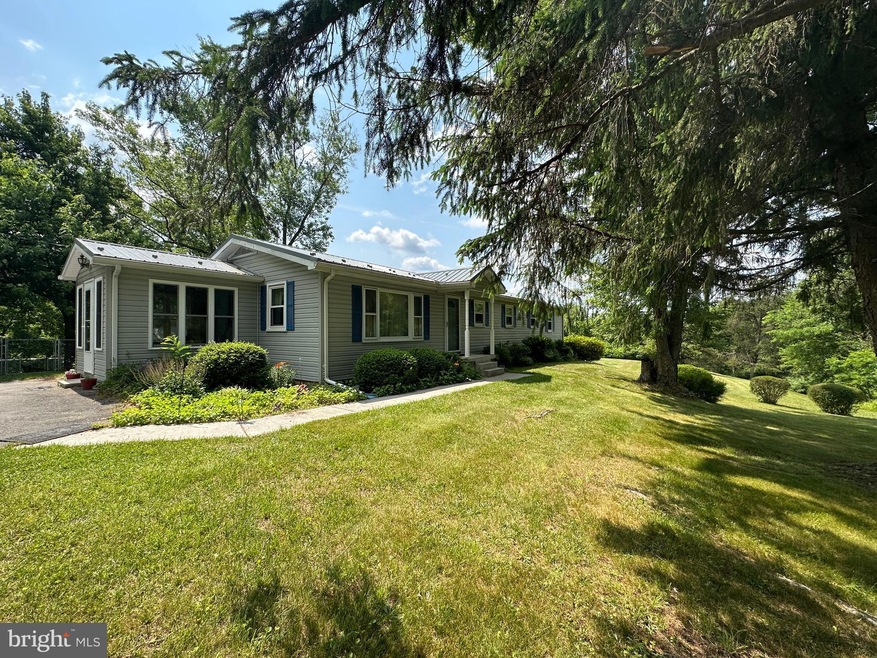 146 Crest Dr, Warfordsburg, PA 17267 - photo 1