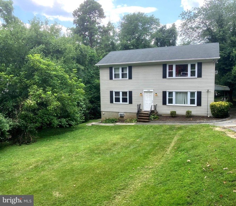 1402 Woodside Ave unit B, Halethorpe, MD 21227 - photo 1