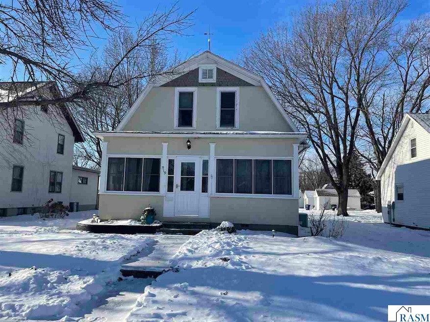 919 N Washington St, New Ulm, MN 56073 - photo 1