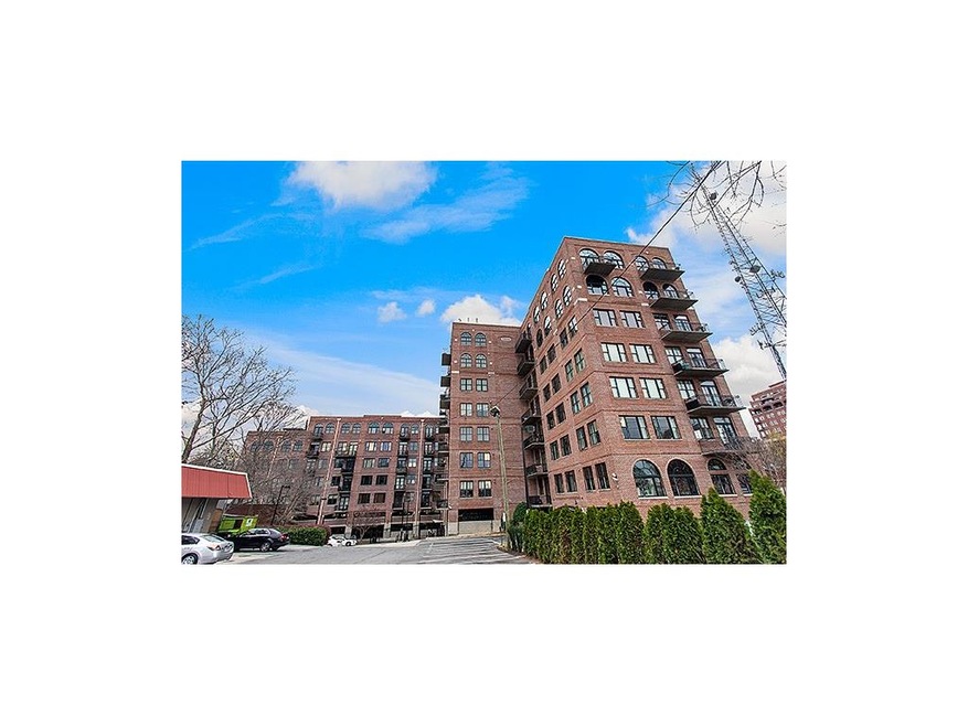 Great Buckhead Location