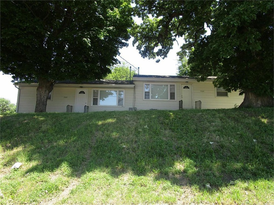 1920 Waterloo Rd unit 1922, Cedar Falls, IA 50613 - photo 1