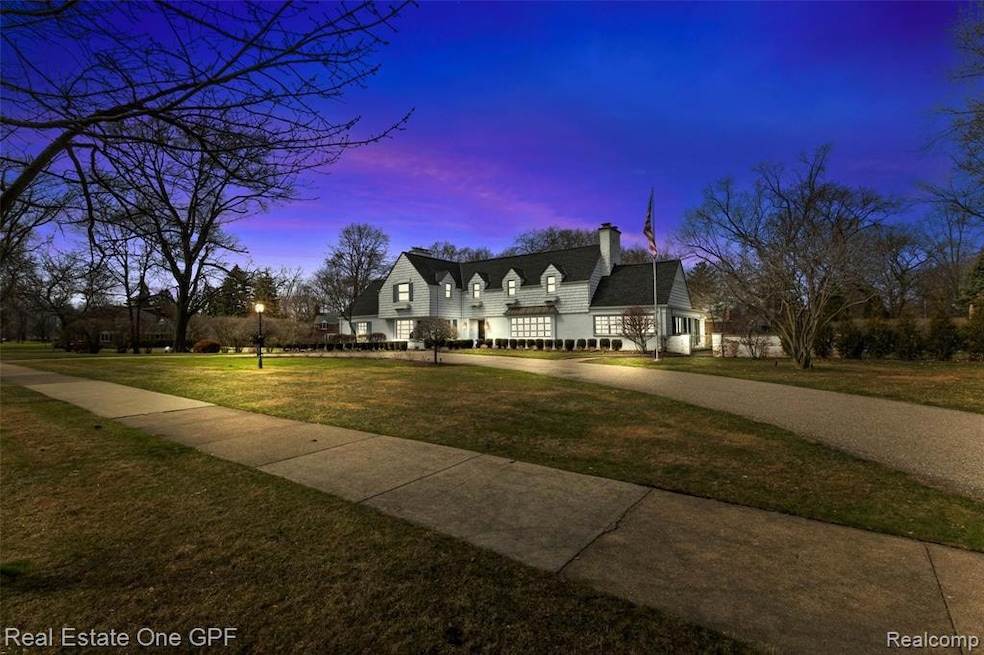 15401 Windmill Pointe Dr, Grosse Pointe Park, MI 48230 - photo 1