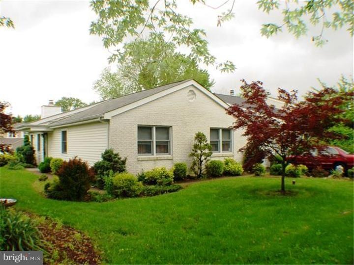 103 Chesapeake Dr, Newtown, PA 18940 - photo 1