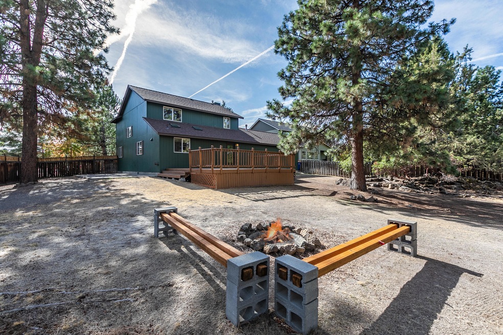 61479 Rock Bluff Ln, Bend, OR 97702 - photo 1