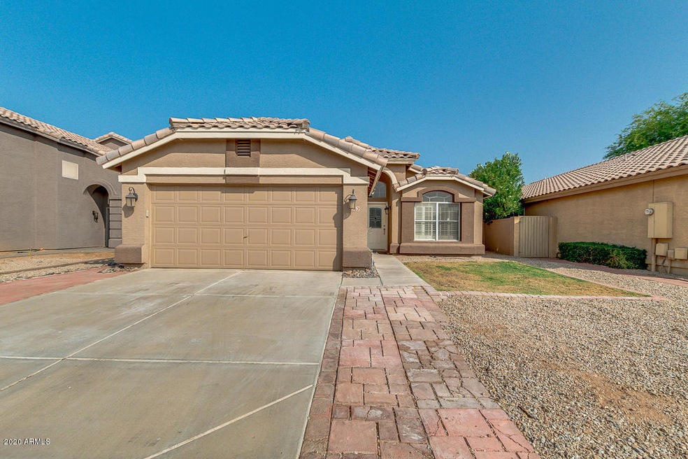 862 E Constitution Dr, Chandler, AZ 85225 - photo 1