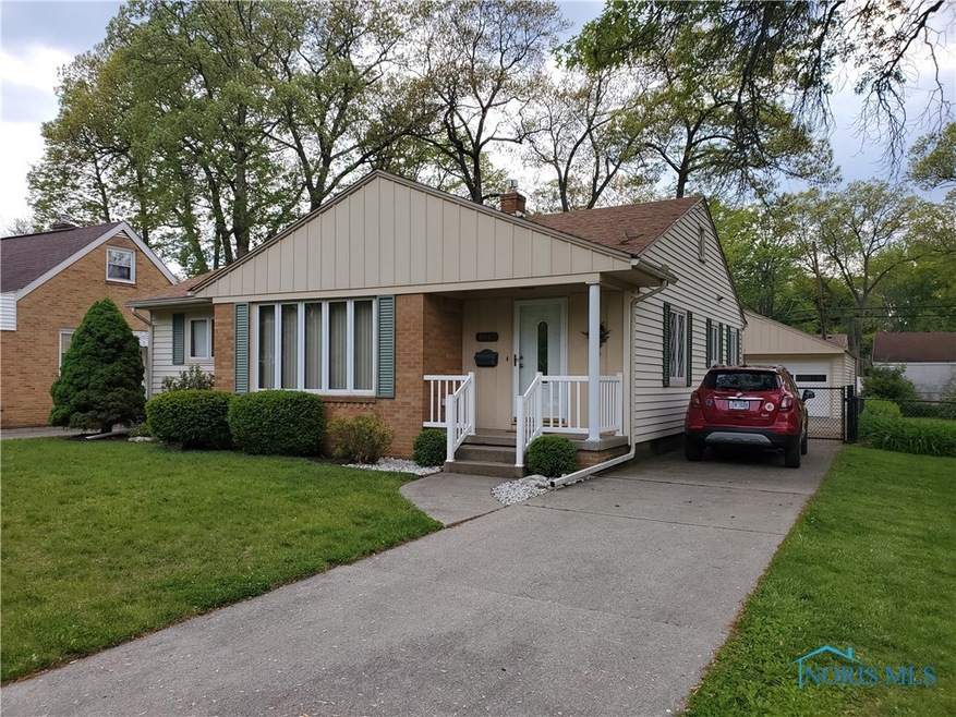 Newer roof, replacement windows!