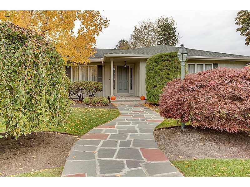 78 Foxglove Dr, Cranston, RI 02920 - photo 1