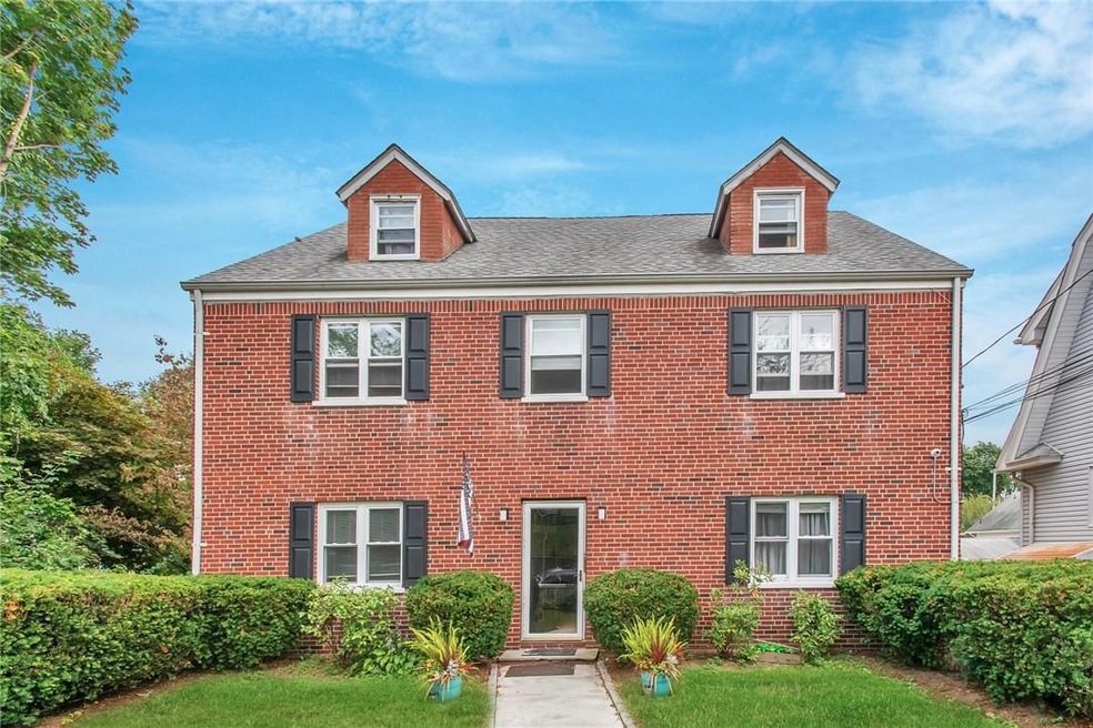 22 Pleasant Place unit top floor, Tuckahoe, NY 10707 - photo 1