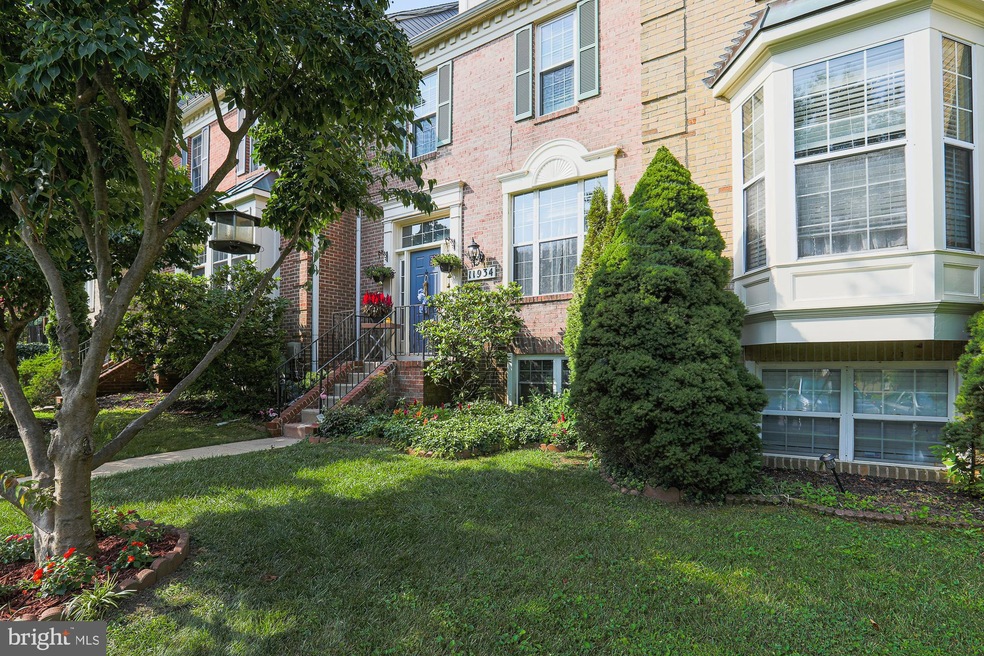 11934 Thurloe Dr, Lutherville Timonium, MD 21093 - photo 1