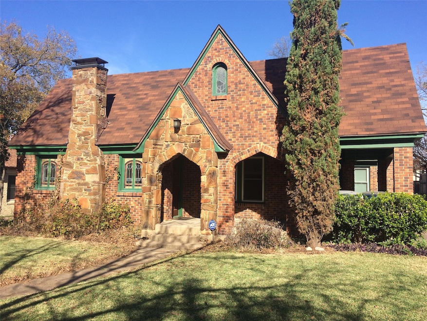 5625 Mccommas Blvd, Dallas, TX 75206 - photo 1