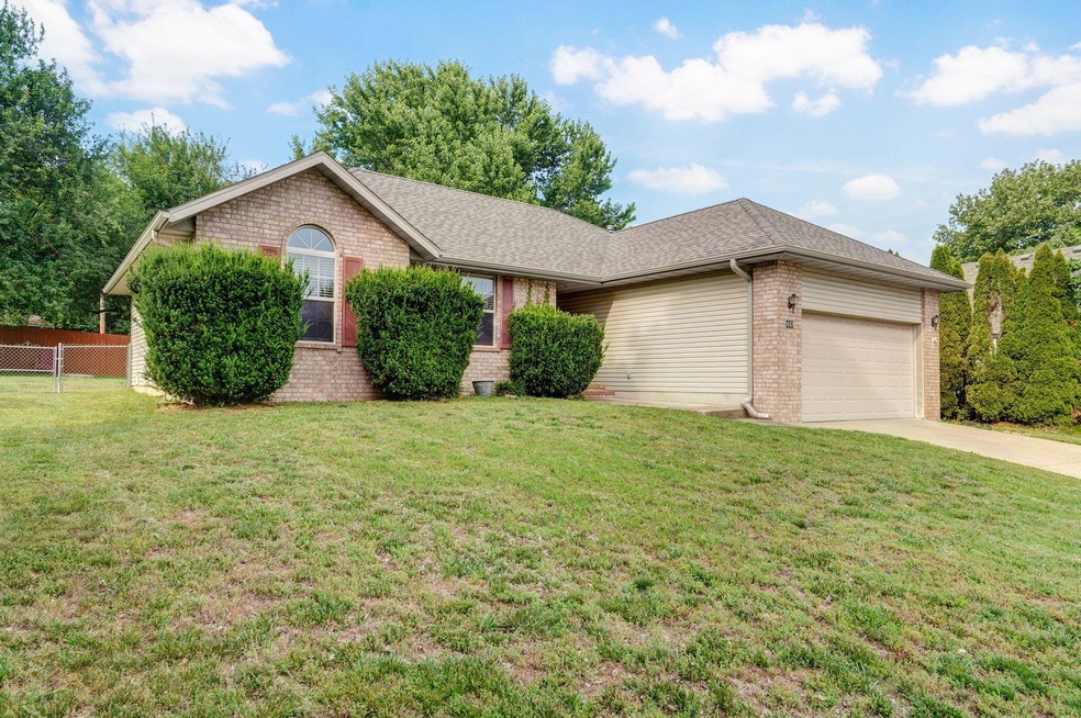 1-web-or-mls-907 West Turnberry Blvd-1