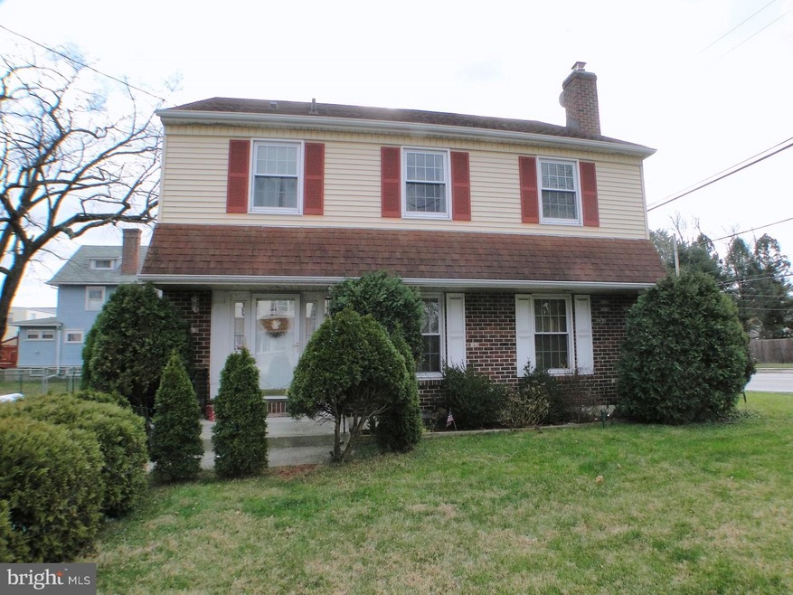 636 Maple Ave, Aldan, PA 19018 - photo 1