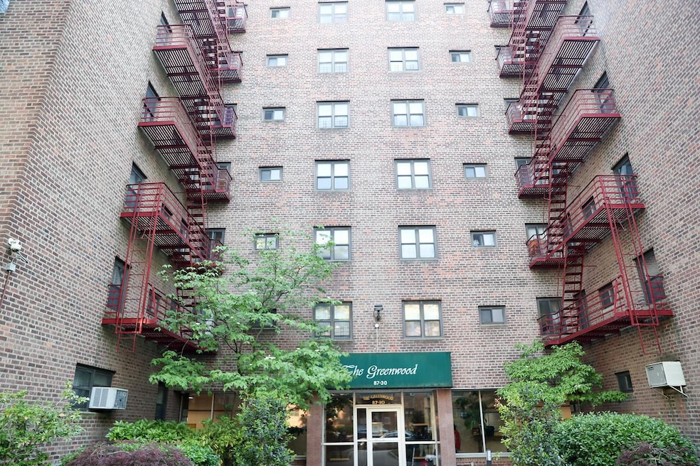 87-30 204th St unit B48, Hollis, NY 11423 - photo 1