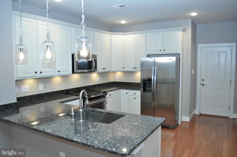 2309 Jefferson Davis Hwy unit 101, Alexandria, VA 22301 - photo 1