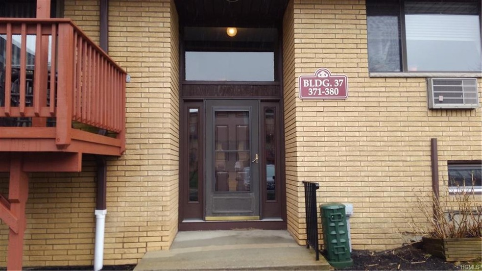 376 Richard Ct, Pomona, NY 10970 - photo 1