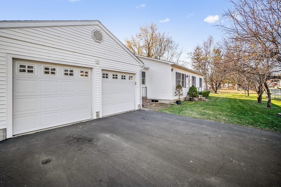 45 Crabtree St, Springfield, MA 01119 - photo 1