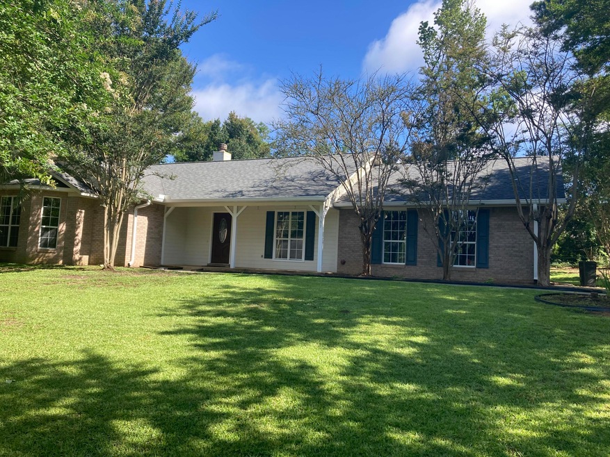 381 Delta Dr W, Hattiesburg, MS 39402 - photo 1