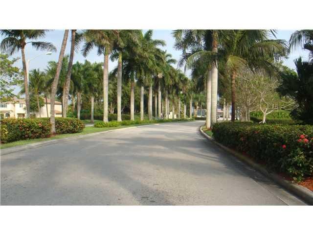 10770 NW 66 St unit 410, Doral, FL 1 - photo 1