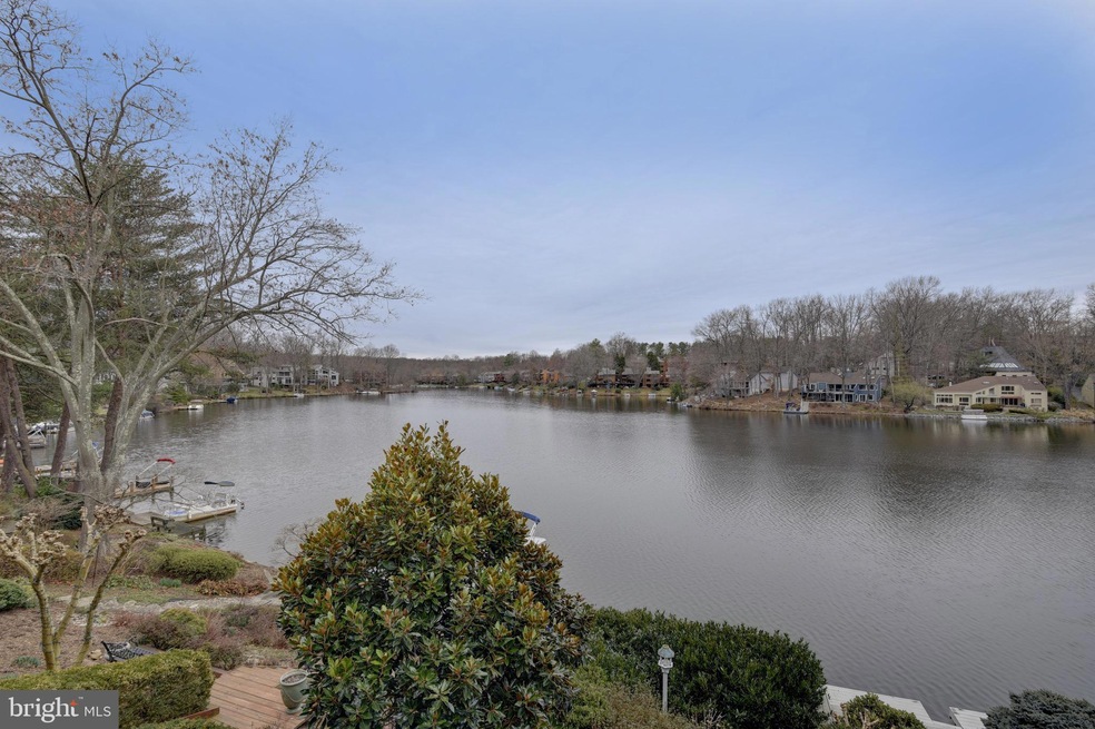 11074 Thrush Ridge Rd, Reston, VA 20191 - photo 1