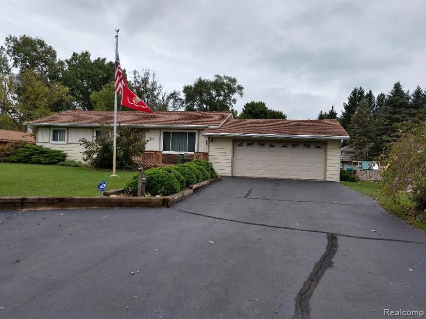 6965 Roby, Waterford, MI 48327 - photo 1