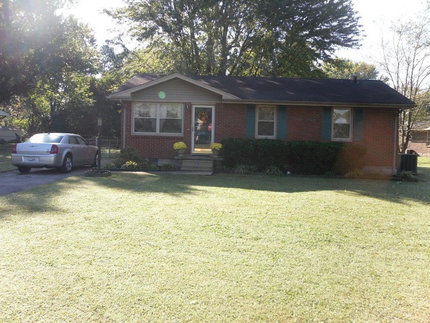 701 Hawthorne St, Hopkinsville, KY 42240 - photo 1