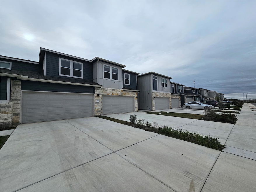 164 Texas Agate Dr Unit Dr unit 4, Kyle, TX 78640 - photo 1