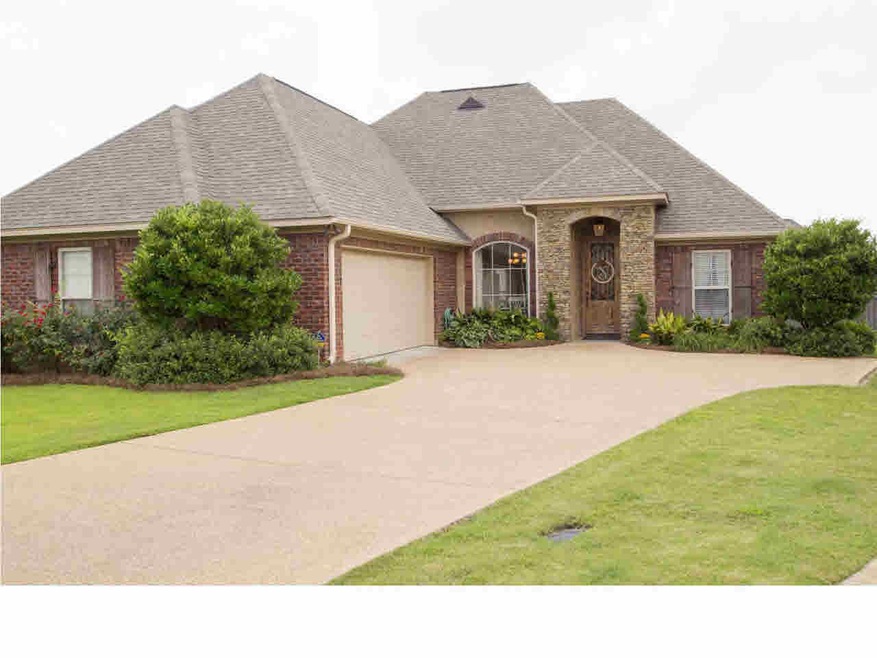 605 Bauxite Cove in Gardens of Manship
