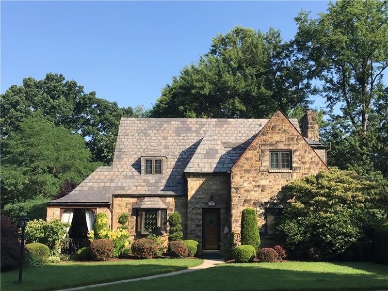 Welcome to 109 Roycroft Ave! Stunning Front Elevat
