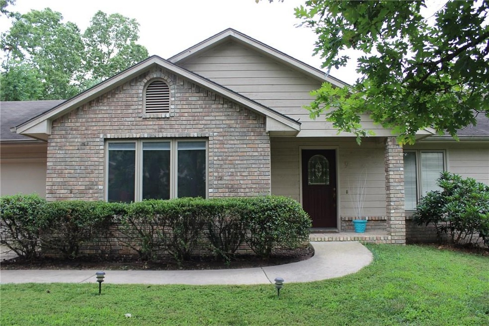 9 Cumbrian Dr, Bella Vista, AR 72714 - photo 1