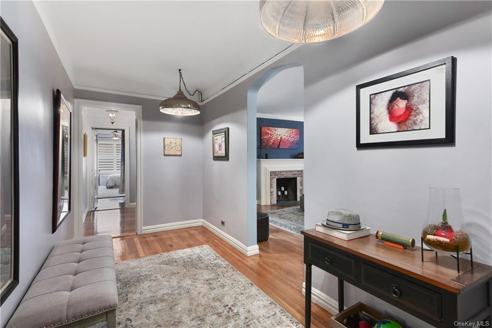 250 Bronxville Rd unit 1I, Bronxville, NY 10708 - photo 1