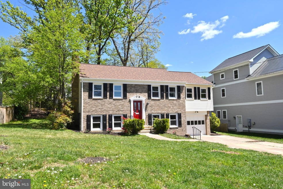 2331 Highland Ave, Falls Church, VA 22046 - photo 1