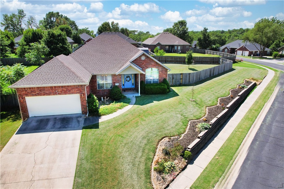 502 SW Maidstone Ave, Bentonville, AR 72712 - photo 1