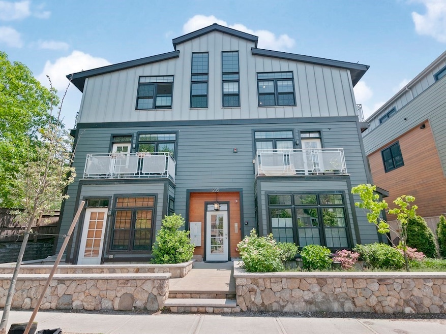 235 Lowell St unit 3, Somerville, MA 02144 - photo 1