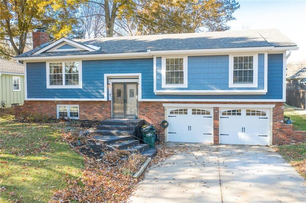 6918 Bluejacket St, Shawnee, KS 66203 - photo 1