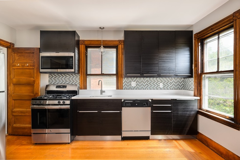 3 Monmouth St unit 3, Somerville, MA 02143 - photo 1