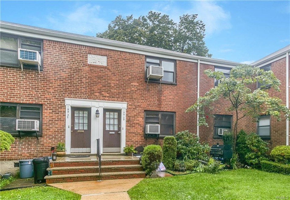 19929 21st Ave unit 1129, Whitestone, NY 11357 - photo 1