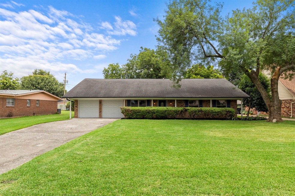 139 E Thornton Rd, Houston, TX 77022 - photo 1