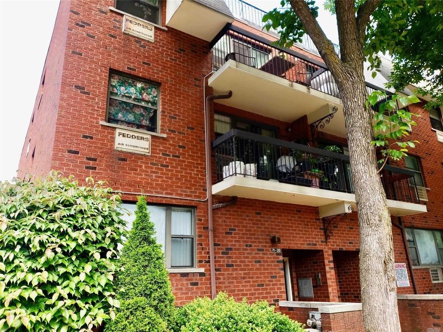 7120 Sutton Place unit 3, Fresh Meadows, NY 11365 - photo 1