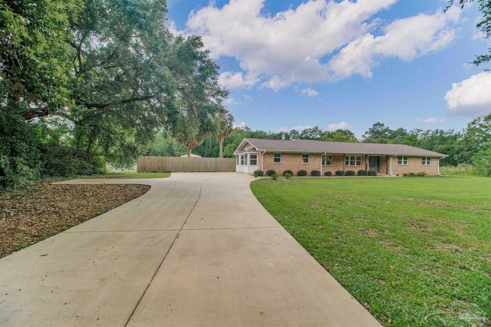 9843 Heather Dr, Cantonment, FL 32533 - photo 1