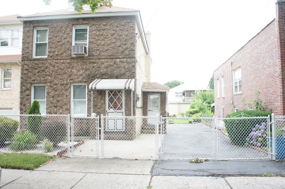 284 Mallory Ave, Staten Island, NY 10305 - photo 1