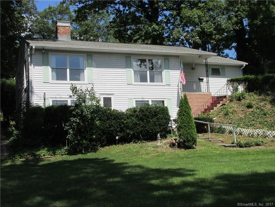 100 Craig Cir, Naugatuck, CT 06770 - photo 1