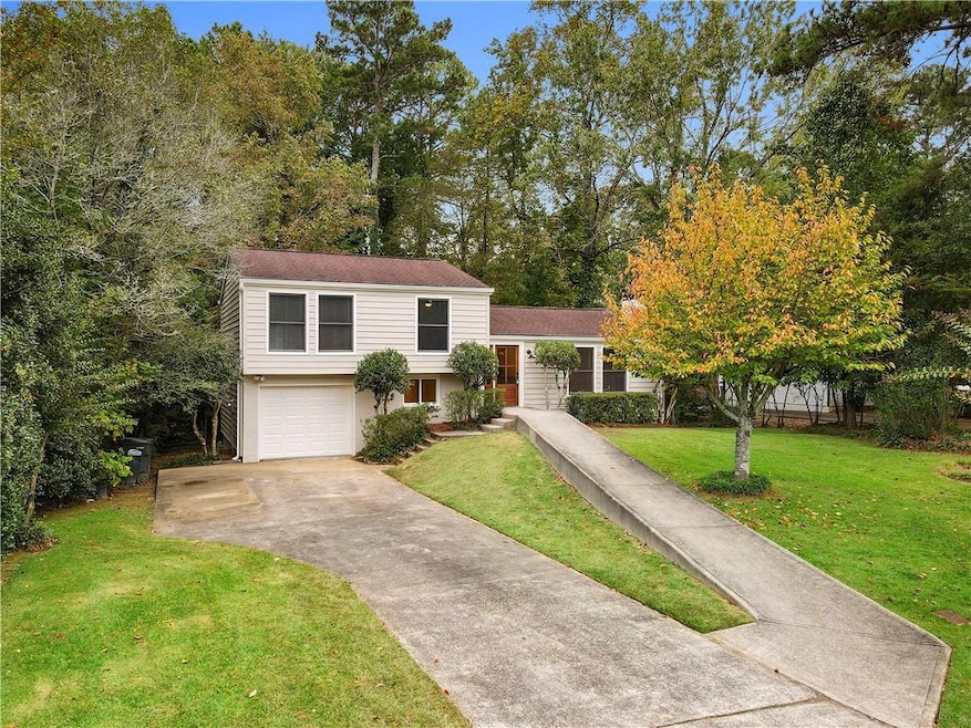 3344 Brookview Dr, Marietta, GA 30068 - photo 1